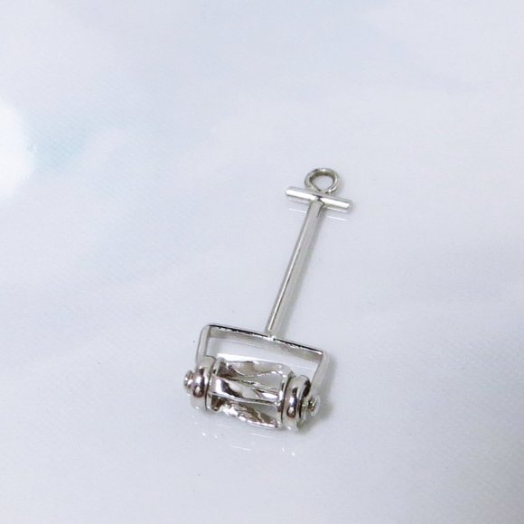 Fun Moving Sterling Silver "Push Mower" Bracelet Charm - Picture 1 of 3